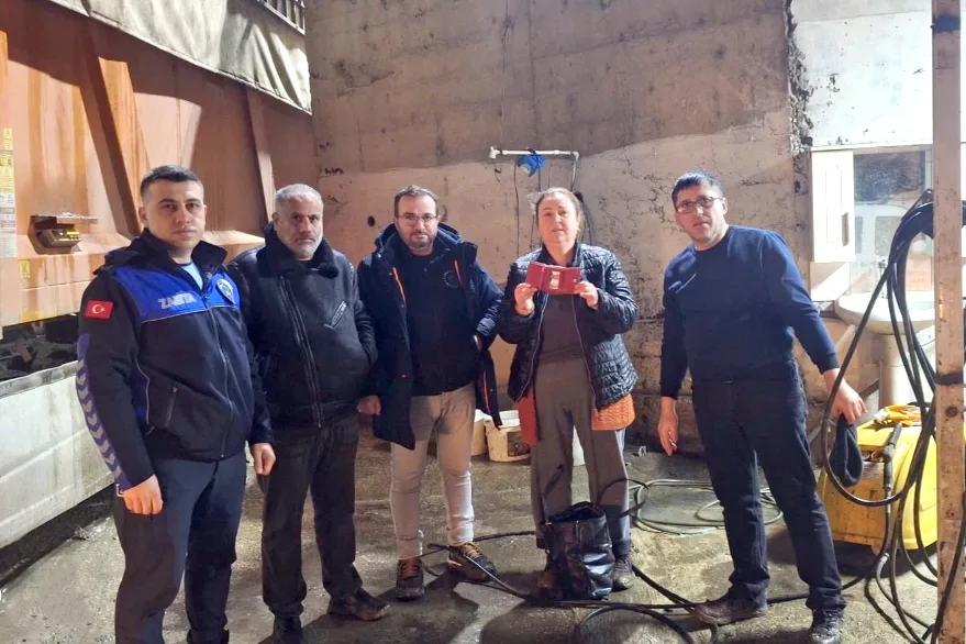 Tekirdağ’da yanlışlıkla çöpe atılan cüzdan sahibine teslim edildi
