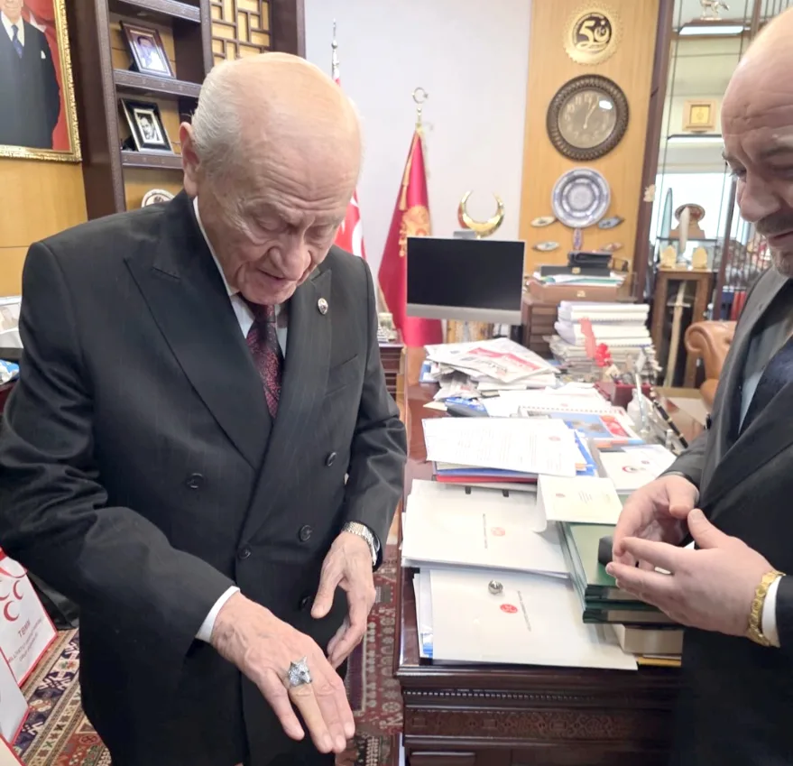 Bahceli Ziyaret 2 - Kırkpınar Ağası’ndan MHP lideri Bahçeli’ye anlamlı hediye