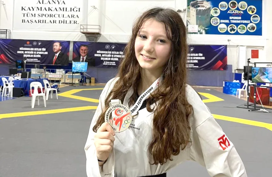 Edirneli Taekwondocu Defne, Türkiye ikincisi oldu