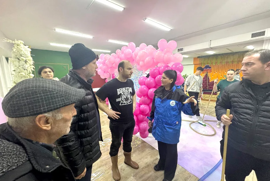 Gencan Saganak 3 - Başkan Gencan çizmeleri giydi, sahaya indi