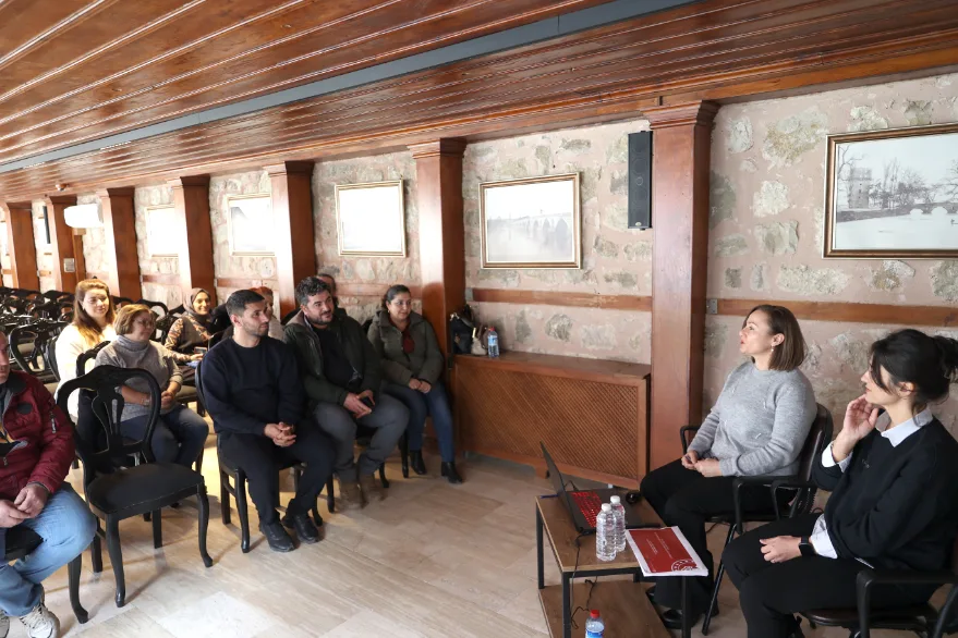 Osmanlı mezar taşları tarihe ışık tutuyor