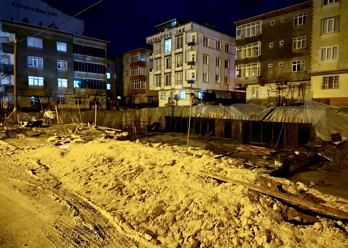 Tekirdağ’da inşaat alanındaki toprak kayması nedeniyle 4 apartman tahliye edildi