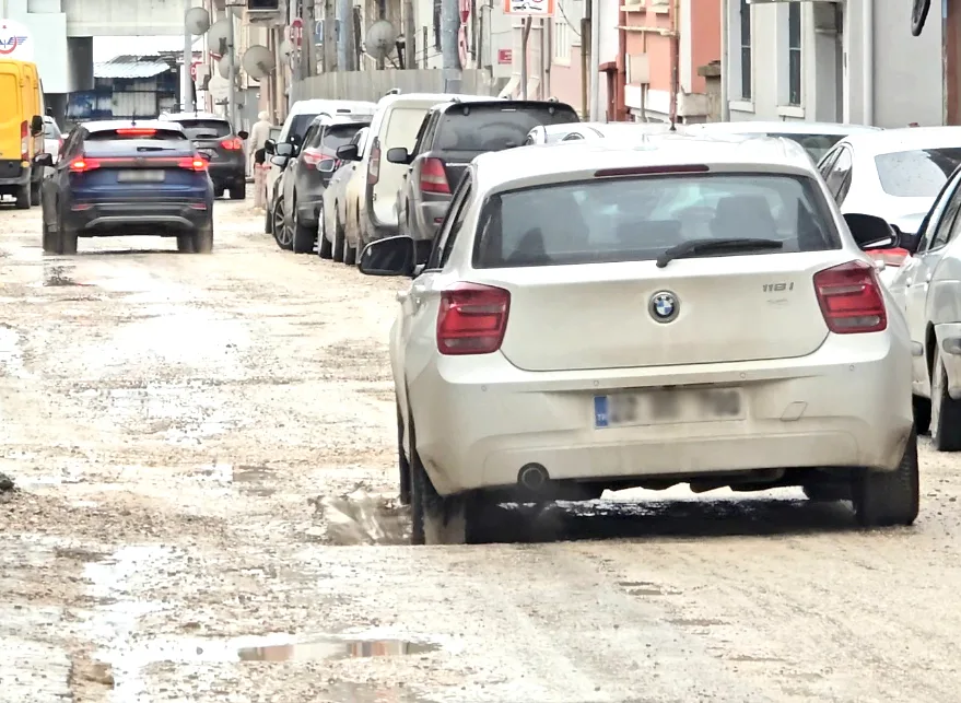 Kaleici Altyapi 2 - Kaleiçi’nde çamur ve çukur isyanı