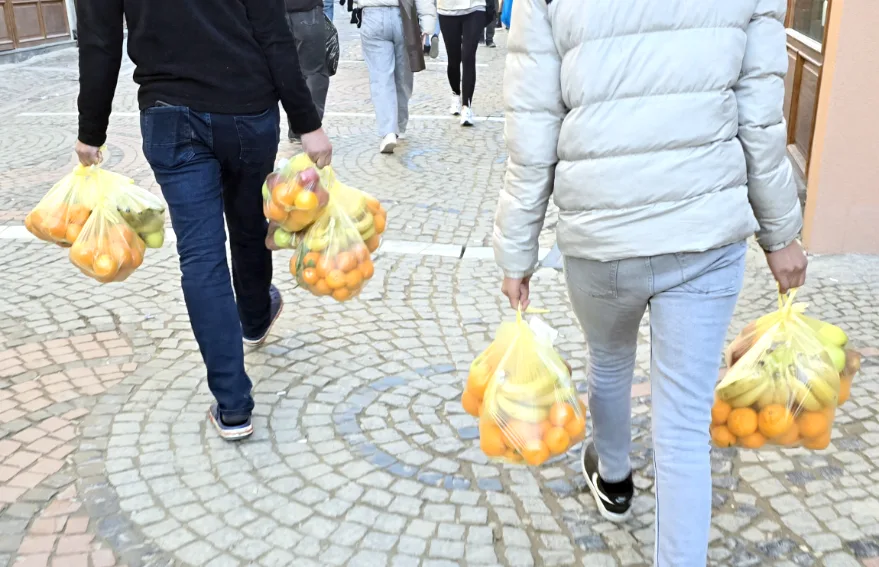 Plastik poşette fiyat 1 lira oldu