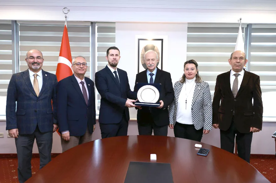 Kosova Türk Dernekleri Birliği’nden TÜ’ye iki ödül