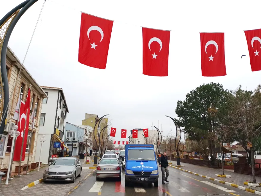 WhatsApp Image 2026 01 22 at 15.47.13 - Lalapaşa Türk bayraklarıyla donatıldı