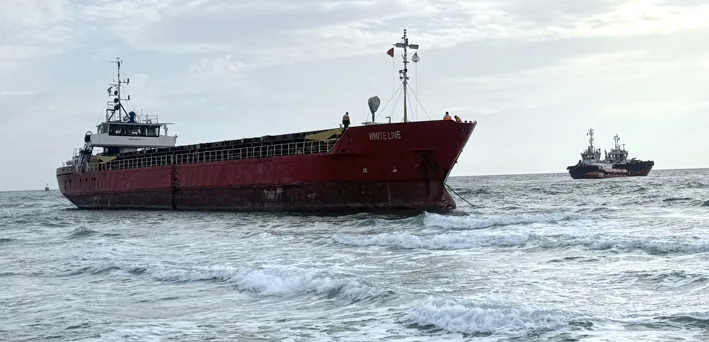 Karaya oturan gemi 2 - Tekirdağ’da karaya oturan gemi kurtarıldı