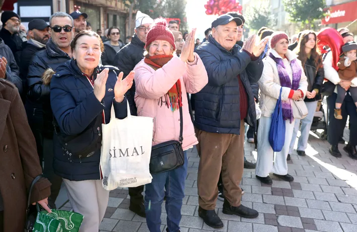 Mehterli kandil simidi 2 - Kırklareli’nde mehter gösterisi eşliğinde kandil simidi dağıtıldı