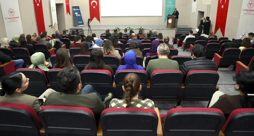 Kırklareli’nde sağlık personeline yapay zeka eğitimi verilmeye başlandı