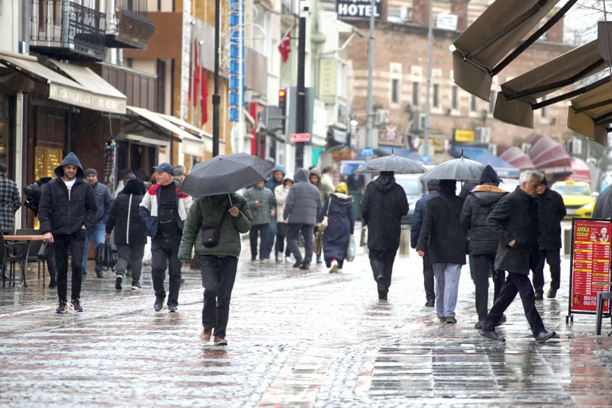 Edirne’de sağanak etkili oluyor