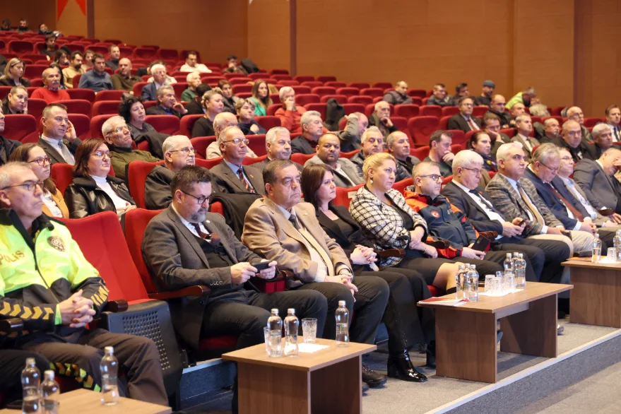 AA 20260205 40468518 40468515 EDIRNEDE TURKIYE VE EDIRNE DEPREMSELLIGI KONFERANSI DUZENLENDI - Marmara’da 7’nin üzerinde deprem olasılığı her zaman mevcut