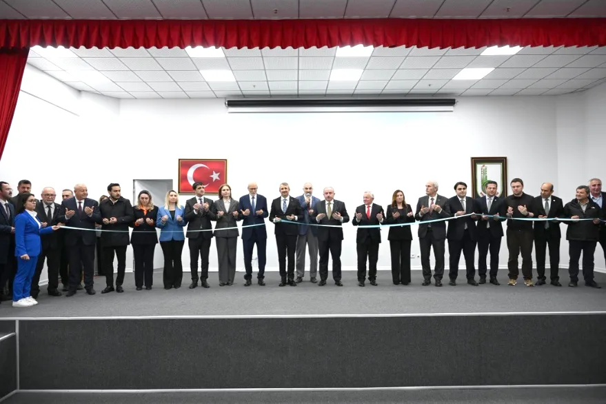 İpsala Belediyesi alışveriş merkezinin açılışı yapıldı