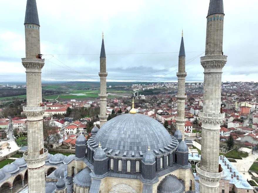 “Son mahyacı” Ramazan ayında sanatıyla gökleri aydınlatıyor