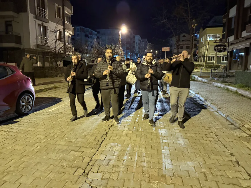 Tekirdağlılar sahura belediye bandosuyla kalktı