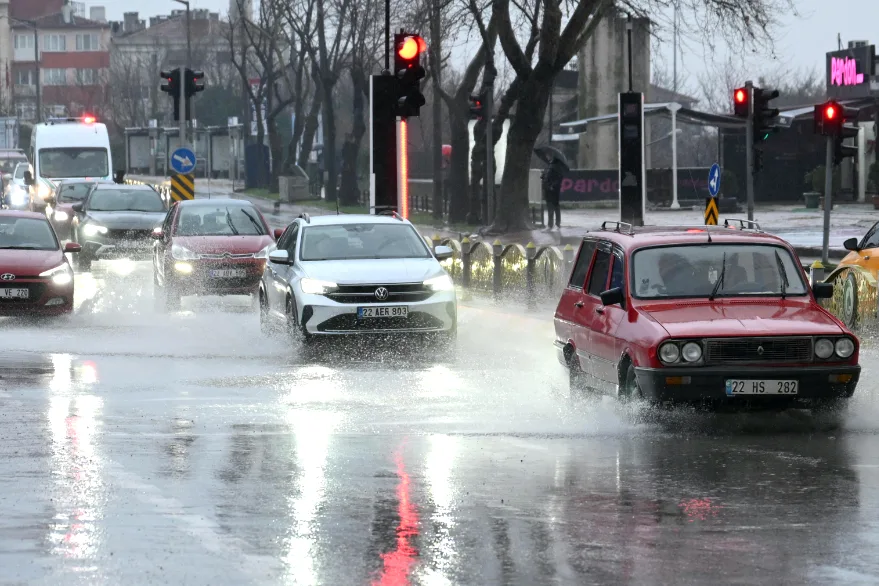Edirne’de sağanak etkili oluyor