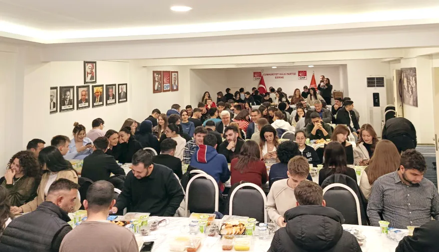 CHP Edirne’den 250 üniversiteliye iftar sofrası