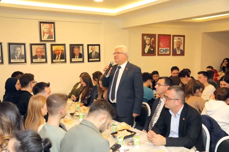 CHP Iftar 2 - CHP Edirne’den 250 üniversiteliye iftar sofrası