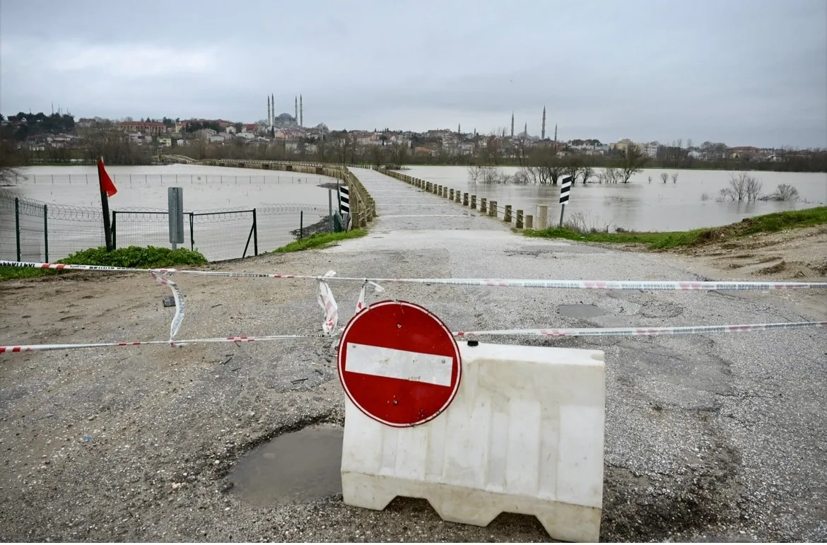 Tunca Nehri’nin debisi yükseldi, Meriç Nehri’nde taşkınlar oluştu