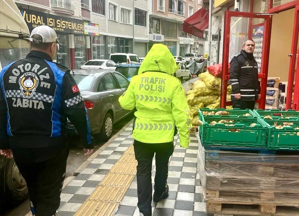 Kırklareli’nde zabıtadan kaldırım ve yol işgali denetimi