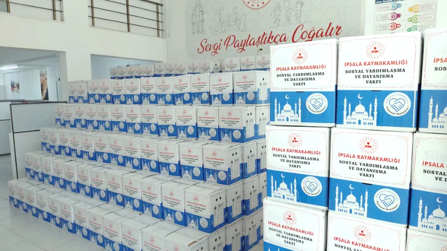 İpsala’da Ramazan öncesi bin 200 aileye gıda kolisi