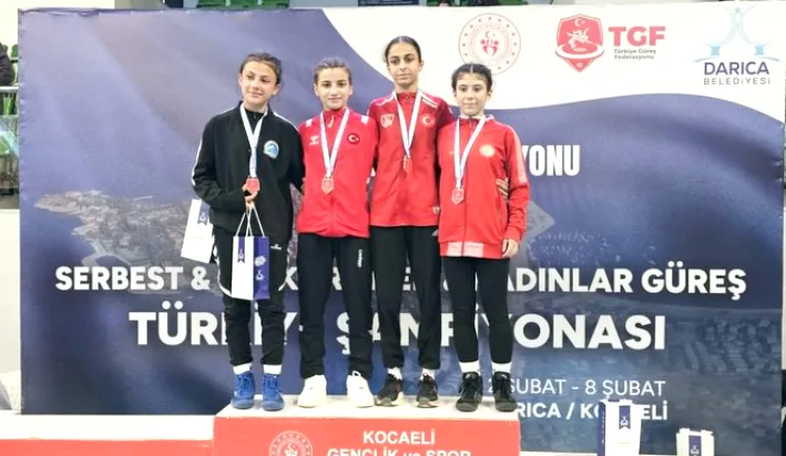 Kadin Guresciler 2 - Edirneli kadın güreşçiler 3 altın 1 gümüş madalya ile döndü