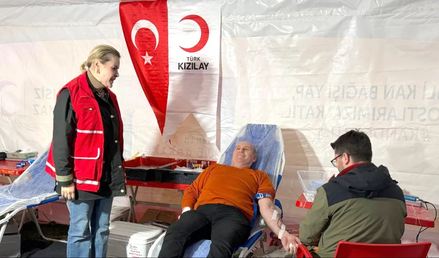 Selimiye’nin gölgesinde hayat kurtaran bağış