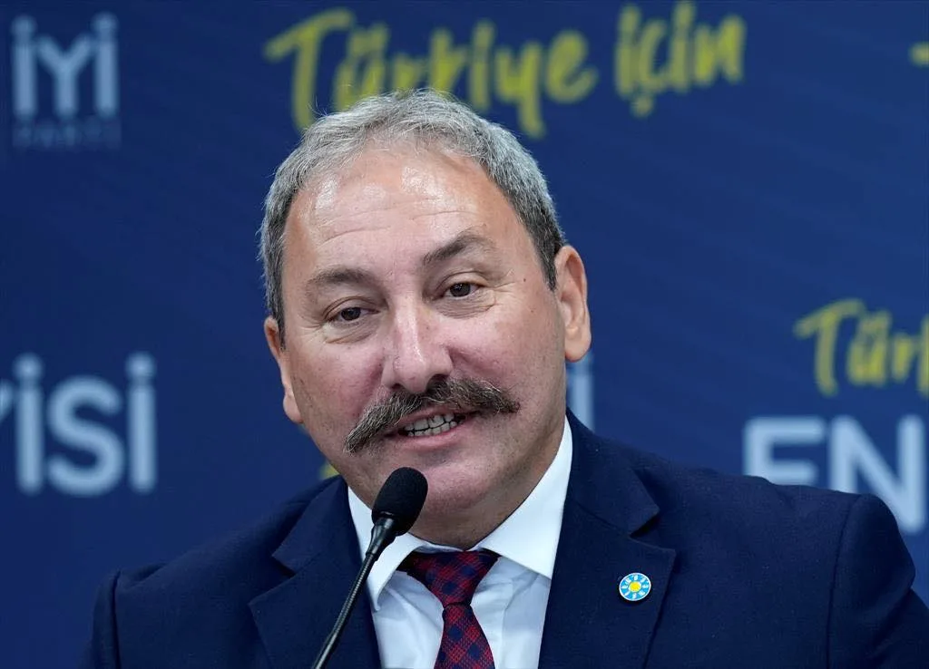 Akalın, İYİ Parti’den istifa etti 