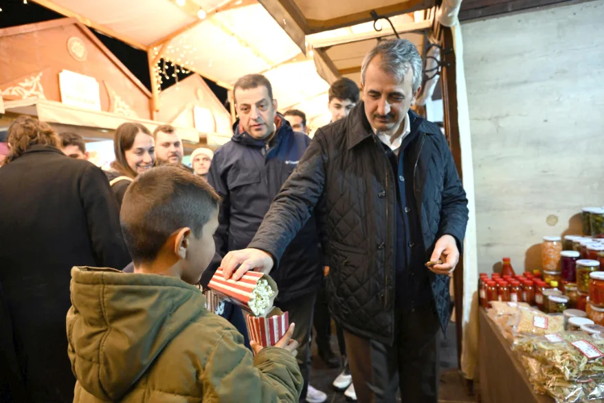 Ramazan Sokagi Vali Sezer 3 - Selimiye gölgesinde Ramazan coşkusu sürüyor