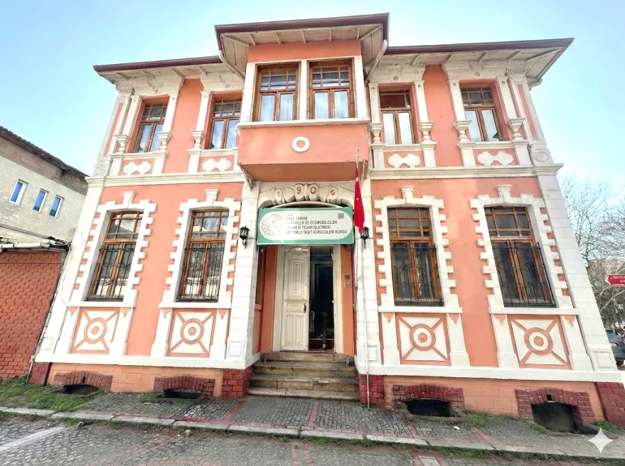 Edirne ŞOFDER 36 yıldır sürücü yetiştiriyor