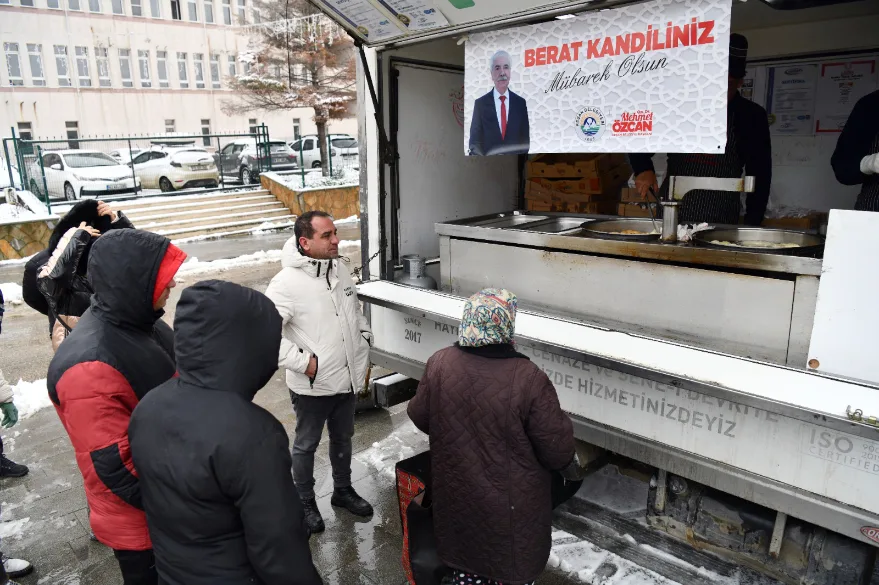 Keşan Belediyesi, kandil lokması ikramında bulundu