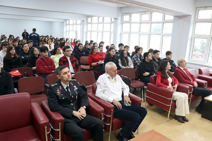 Ogrencilere tanitim 2 - Kırklareli’nde öğrencilere Jandarma ve Sahil Güvenlik Akademisi tanıtıldı