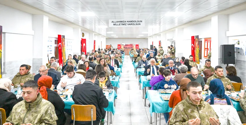 Kırklareli Valisi Turan, şehit aileleri ve gazilerle iftar yaptı