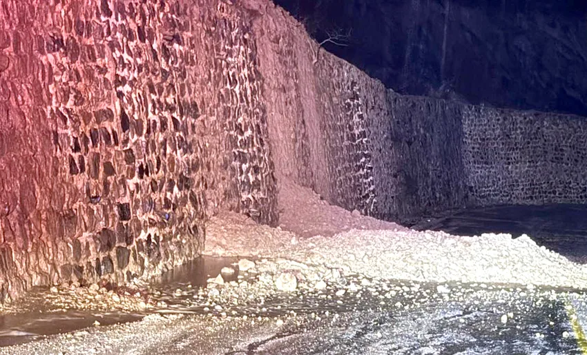 Kırklareli’nde toprak kayması nedeniyle kapanan yol yeniden ulaşıma açıldı