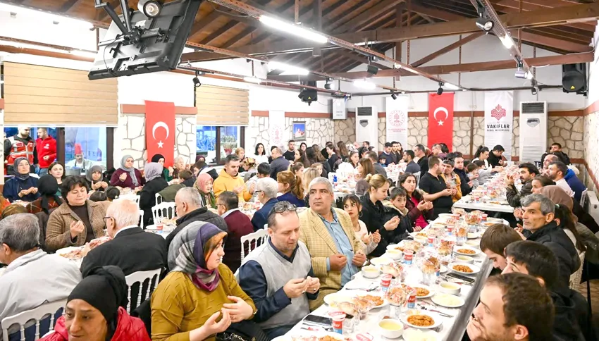 Kırklareli Valisi Turan, huzurevi sakinleriyle iftarda buluştu