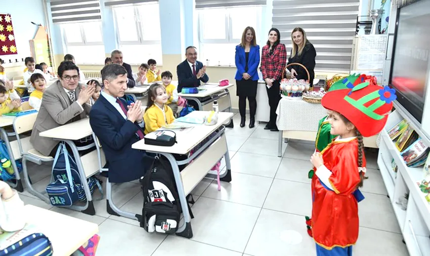 Tekirdağ Valisi Soytürk ilkokul öğrencileriyle bir araya geldi
