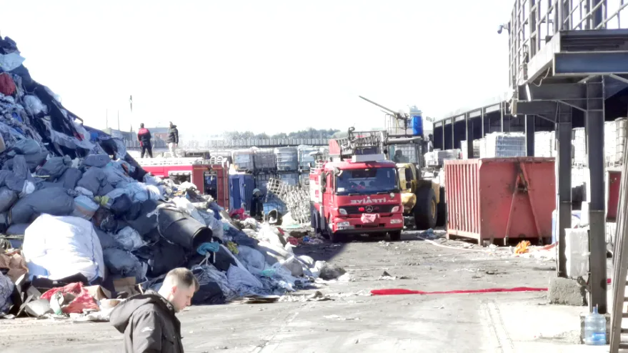 Kırklareli’nde geri dönüşüm tesisinde çıkan yangın söndürüldü