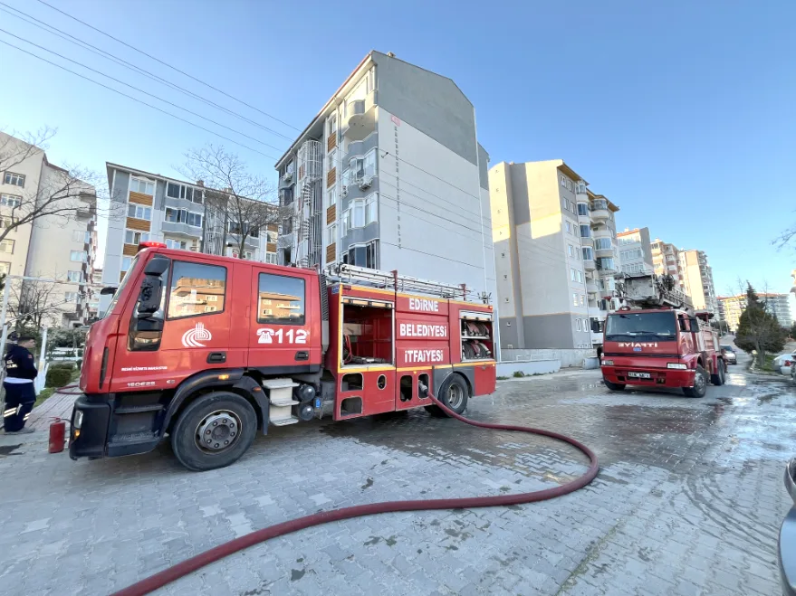 Çatı katında korkutan yangın