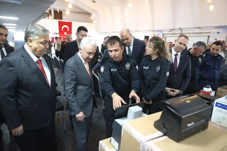 Dereköy Sınır Kapısı’na elektronik ekipman desteği