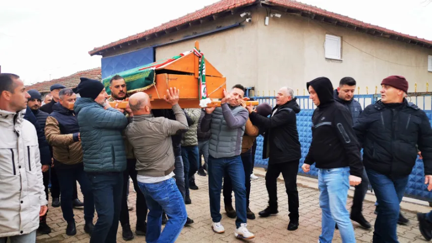 Patlamada hayatını kaybeden genç toprağa verildi