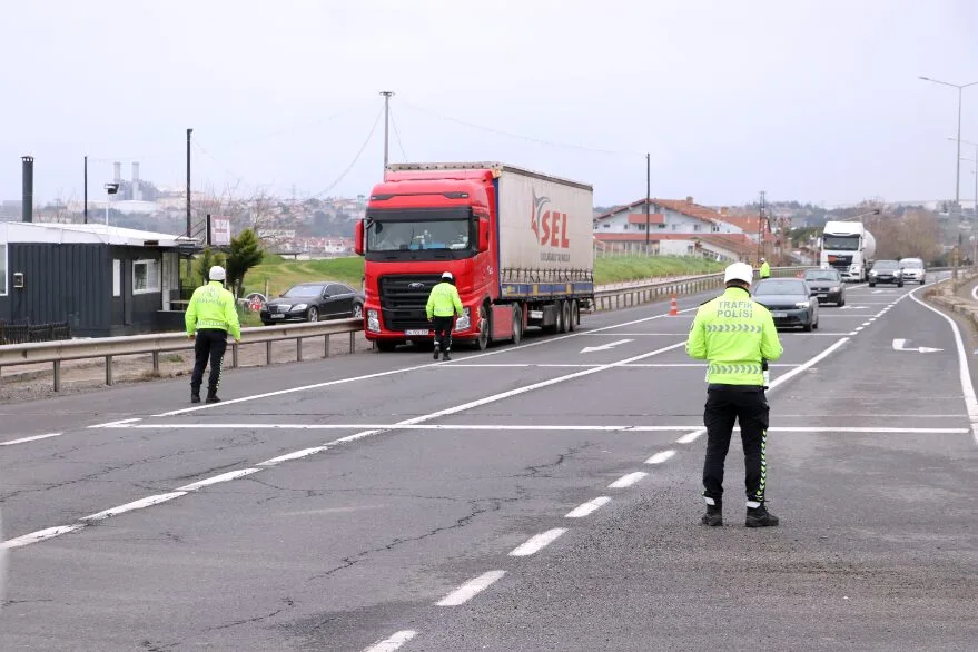 Tekirdağ’dan İstanbul’a ağır tonajlı araç geçişine yasak