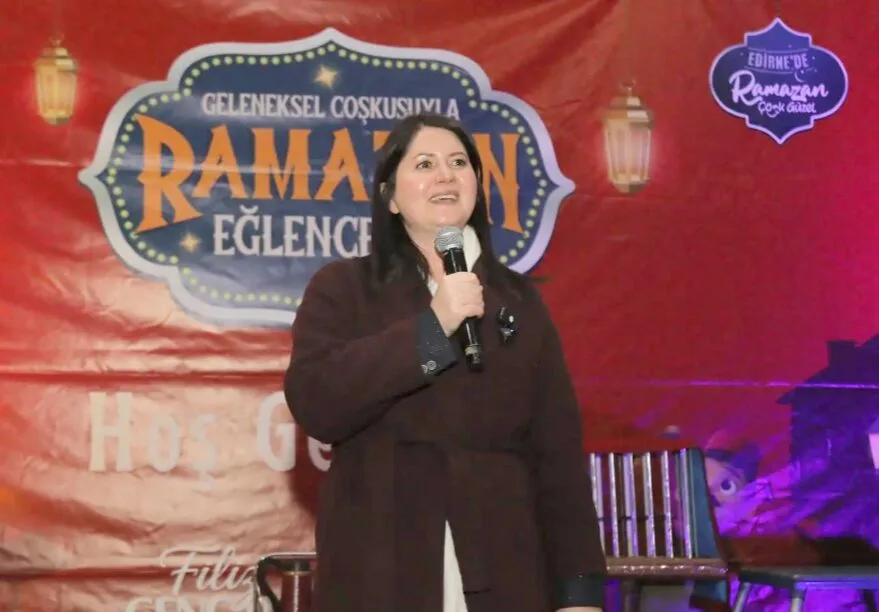 Belediye Cumartesi Pazari Iftar 4 - Belediyenin “Bereket Sofrası” Cumartesi Pazarı’nda kuruldu