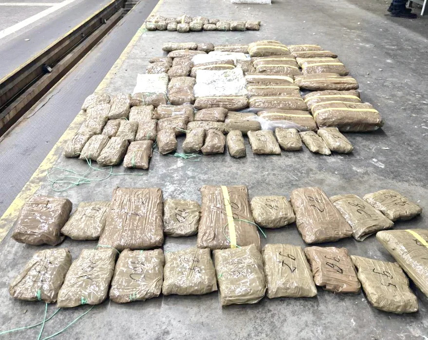 Gizli bölmede 45 kilo esrar yakalandı