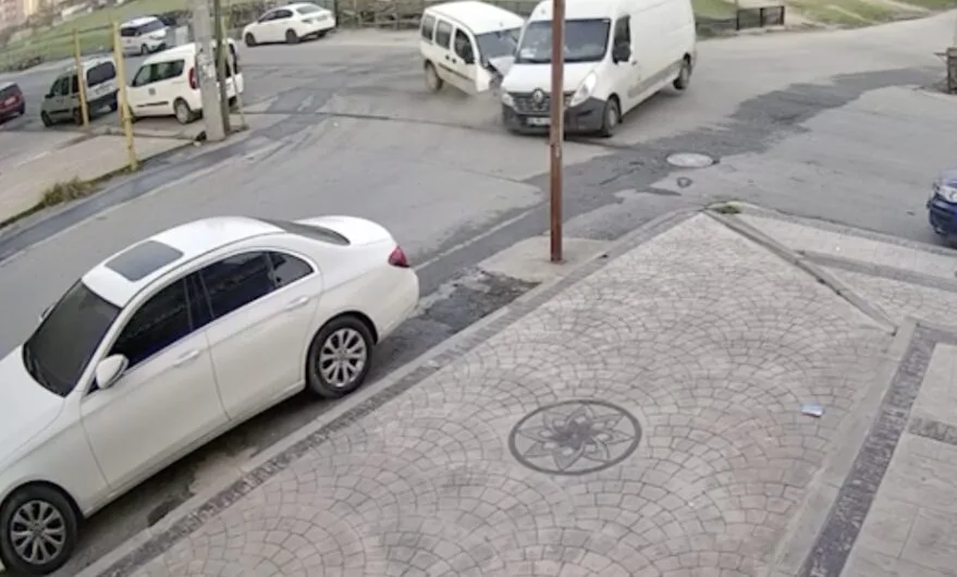 Tekirdağ’da 4 kişinin yaralandığı kaza kamerada