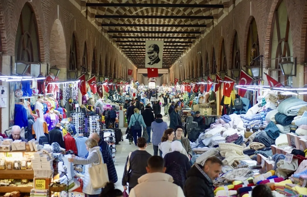 Edirne’de tarihi çarşılarda bayram hareketliliği yaşanıyor