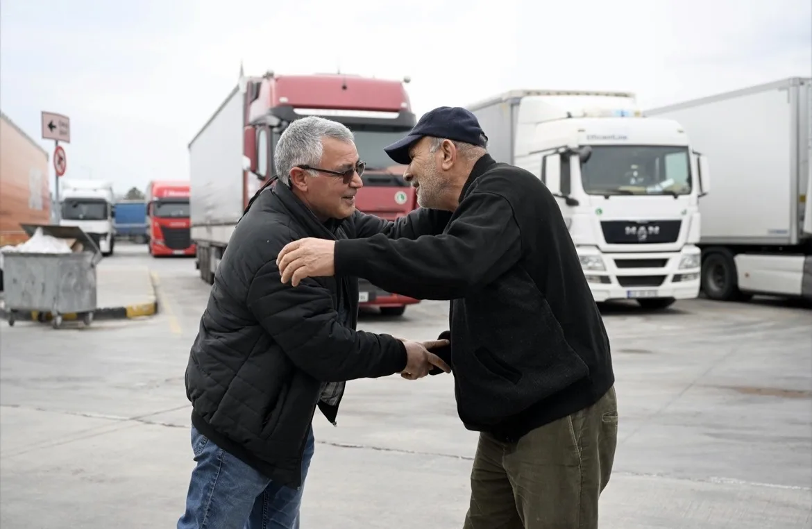 Kapıkule’de TIR şoförleri bayramı yolda geçiriyor