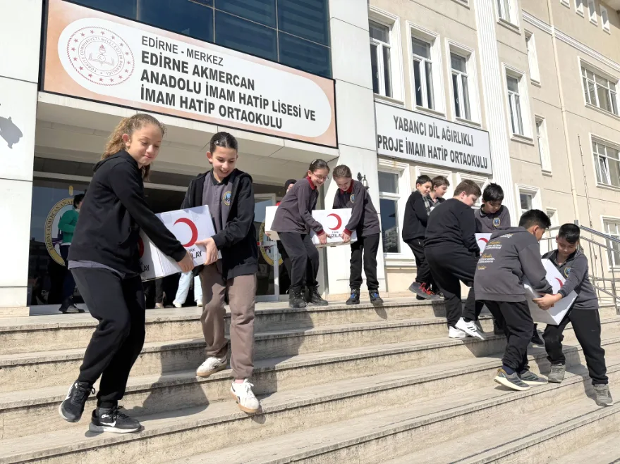 Edirne’de öğrenciler Ramazan için el ele verdi