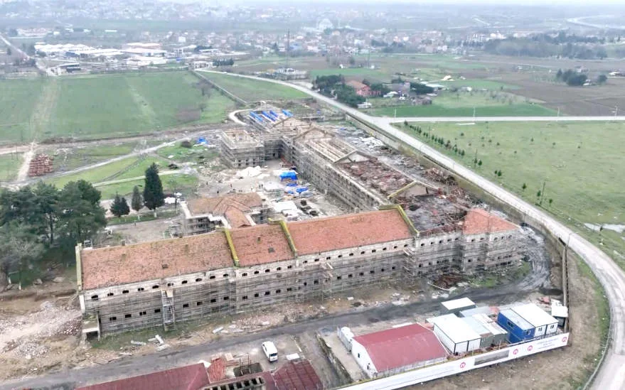 Mahmudiye Kışlası’nda restorasyon sürüyor