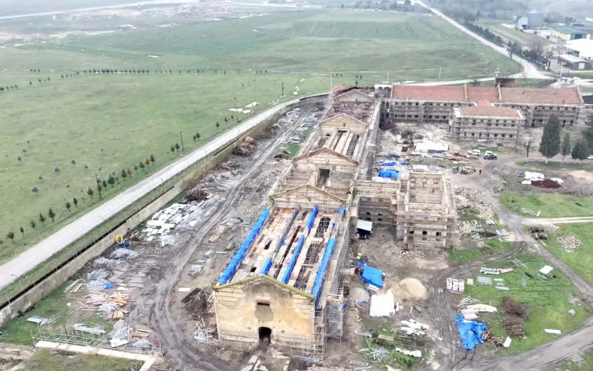 Mahmudiye Kislasi Restorasyon 2 - Mahmudiye Kışlası’nda restorasyon sürüyor