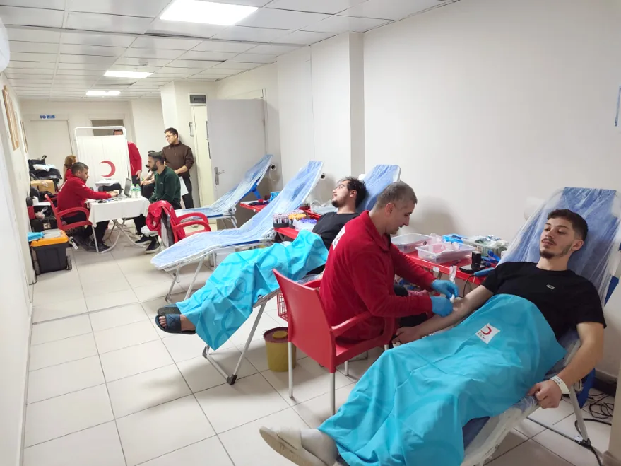 Edirne’de yurt öğrencilerinden kan bağışına destek