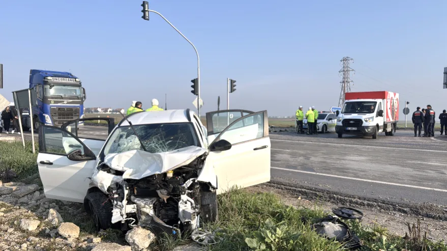 Trafik kazasında 3 kişi yaralandı